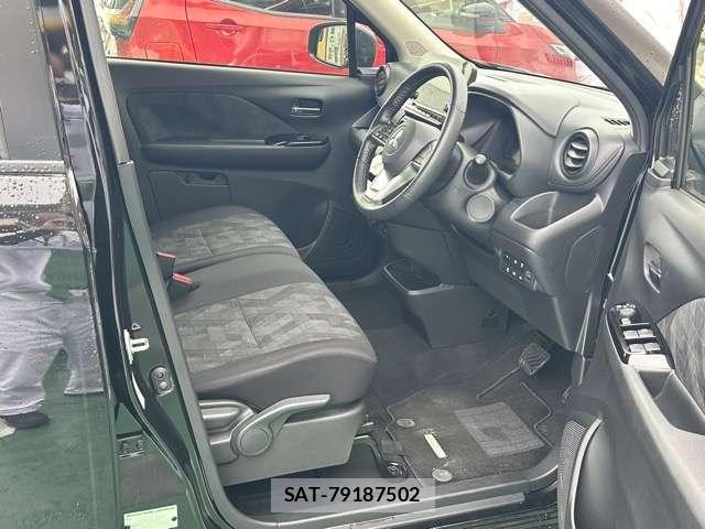 Mitsubishi EK X 2022-10 8218201-13