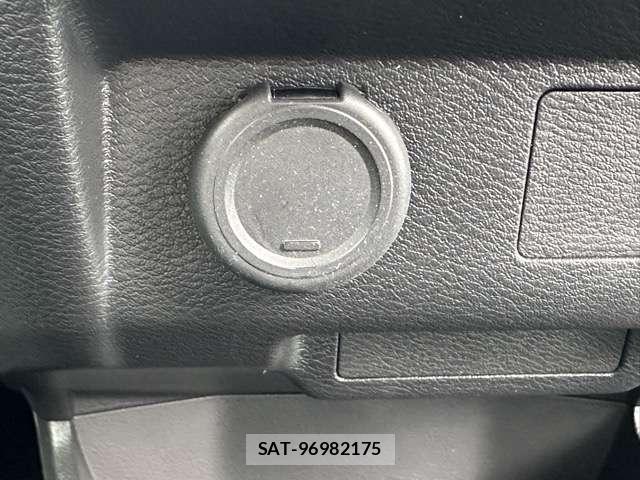 Mitsubishi EK X 2022-07 8218270-11