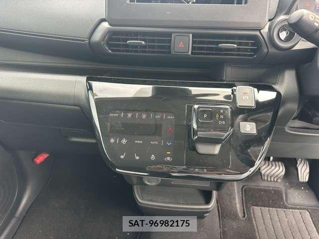 Mitsubishi EK X 2022-07 8218270-12