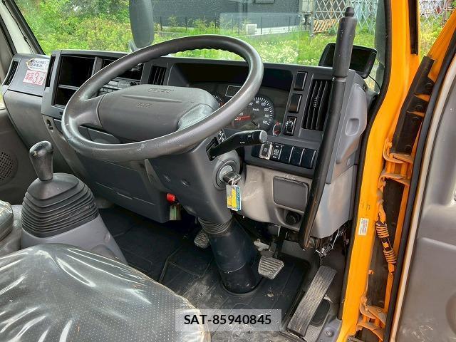 Isuzu ELF TRUCK 2011 8217178-2