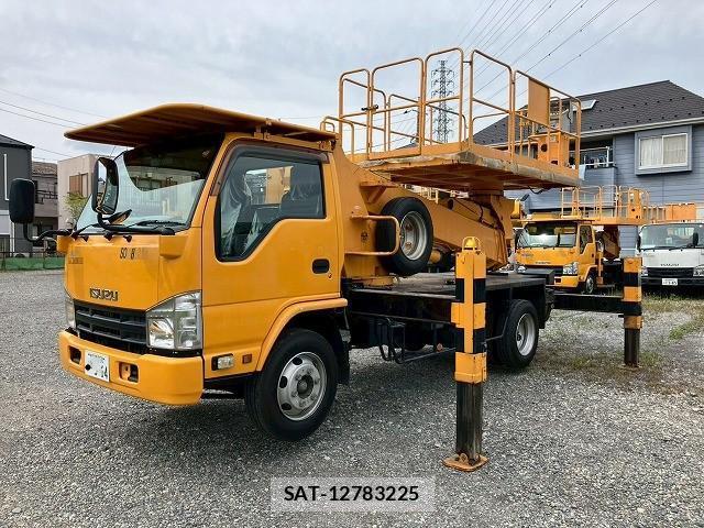 Isuzu ELF TRUCK 2011 8217179-0