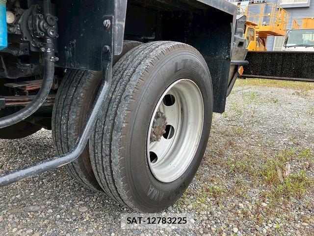 Isuzu ELF TRUCK 2011 8217179-17