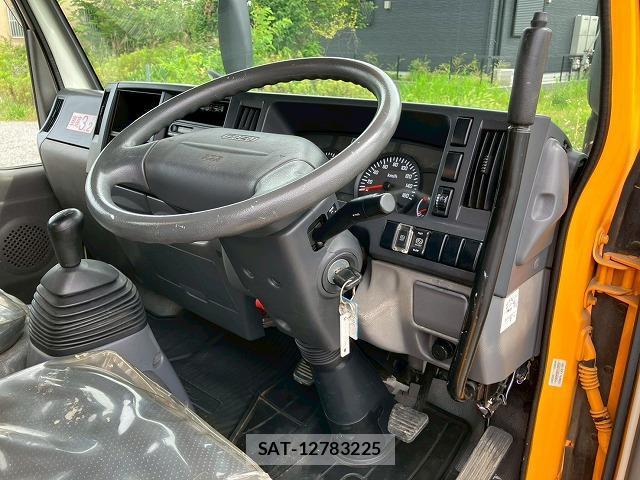 Isuzu ELF TRUCK 2011 8217179-2