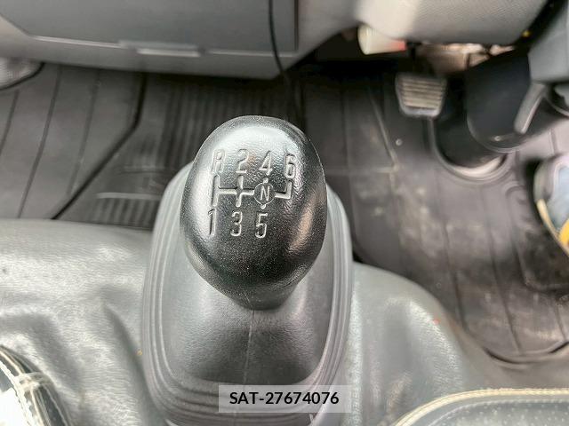 Isuzu ELF TRUCK 2011 8217180-5