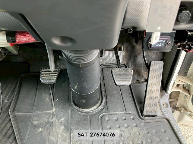 Isuzu ELF TRUCK 2011 8217180-6