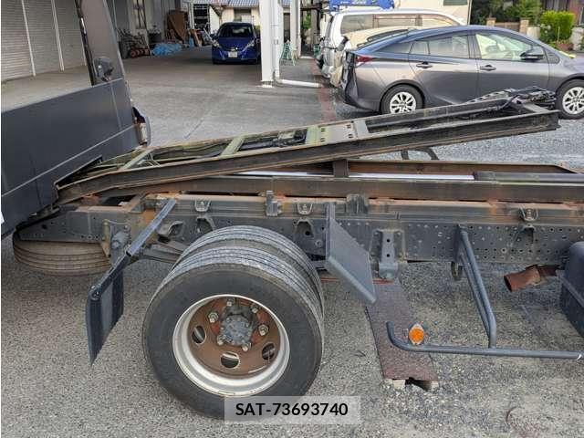 Isuzu ELF TRUCK 2018-06 8218329-16