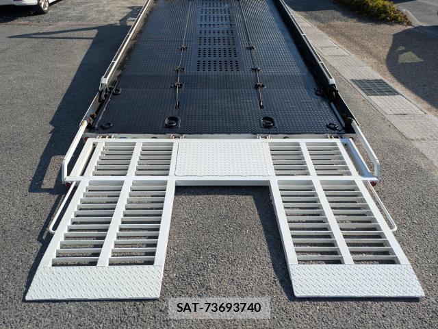 Isuzu ELF TRUCK 2018-06 8218329-8