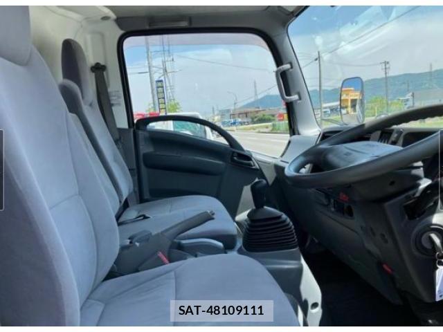 Isuzu ELF TRUCK 2011-05 8218736-5