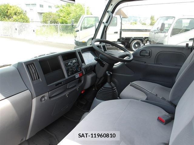 Isuzu ELF TRUCK 2016-06 8218802-2
