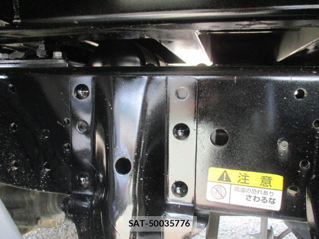 Isuzu ELF TRUCK 2016-09 8219757-4