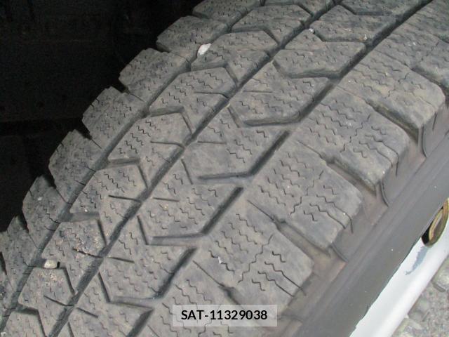 Isuzu ELF TRUCK 2017-12 8219758-16