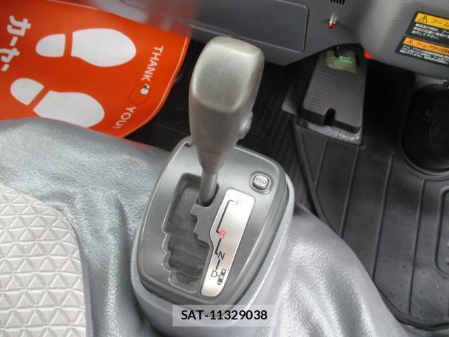 Isuzu ELF TRUCK 2017-12 8219758-18