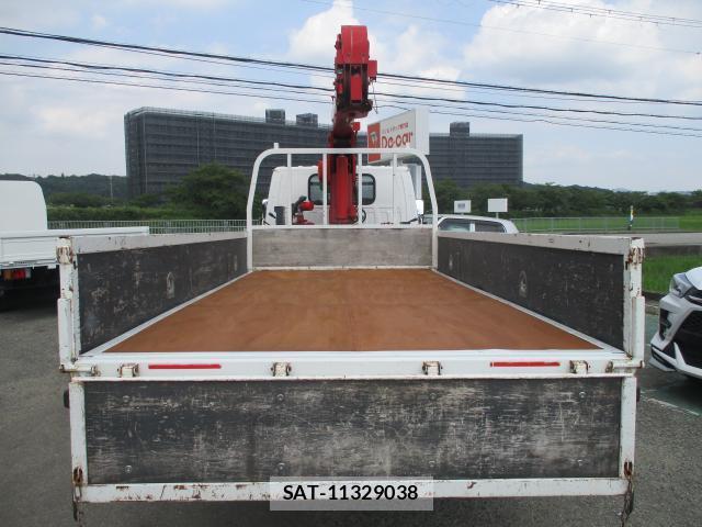 Isuzu ELF TRUCK 2017-12 8219758-2