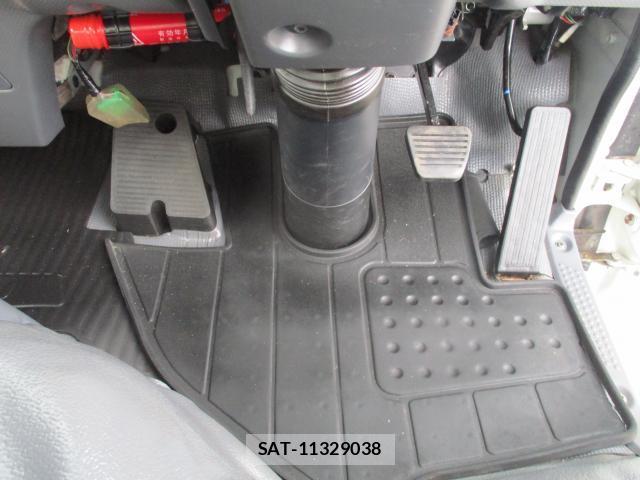 Isuzu ELF TRUCK 2017-12 8219758-7