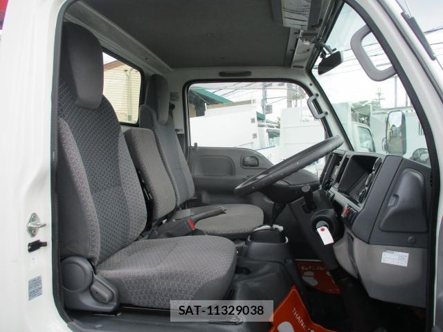 Isuzu ELF TRUCK 2017-12 8219758-8