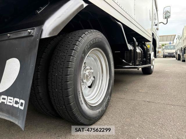 Isuzu ELF TRUCK 2014-05 8220432-19
