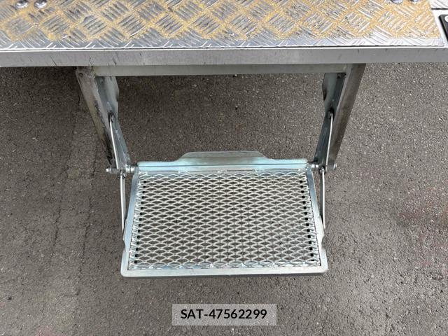 Isuzu ELF TRUCK 2014-05 8220432-7