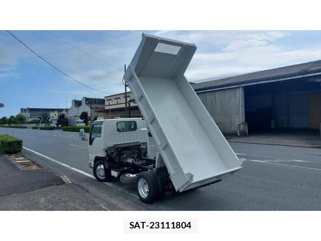 Isuzu ELF TRUCK 2013-07 8220439-1
