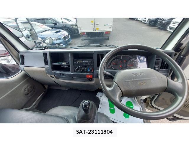 Isuzu ELF TRUCK 2013-07 8220439-2