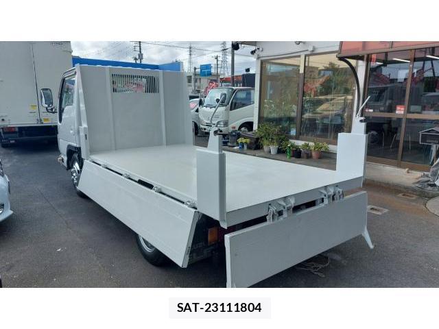 Isuzu ELF TRUCK 2013-07 8220439-5
