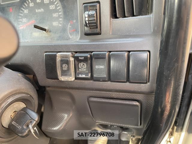 Isuzu ELF TRUCK 2015-02 8220992-11