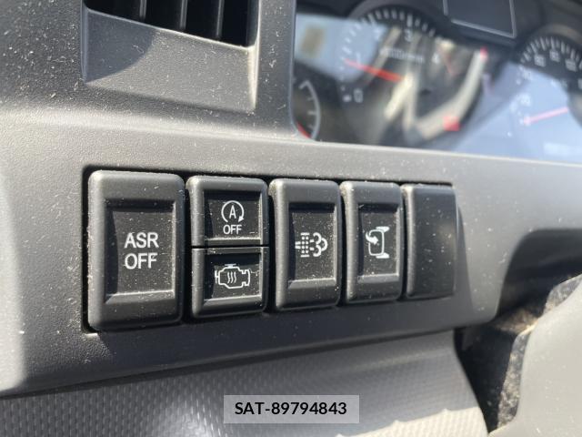 Isuzu ELF TRUCK 2016-03 8221000-10