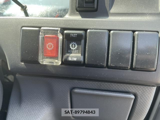 Isuzu ELF TRUCK 2016-03 8221000-15