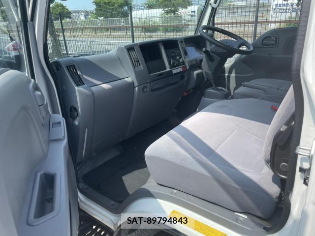 Isuzu ELF TRUCK 2016-03 8221000-6