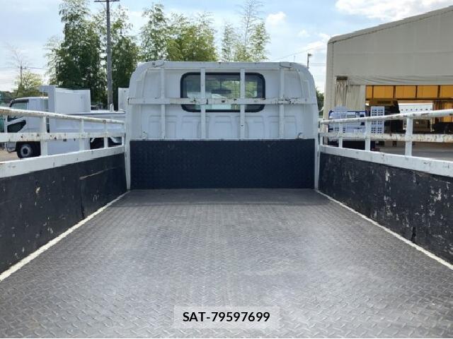Isuzu ELF TRUCK 2010 8221789-5
