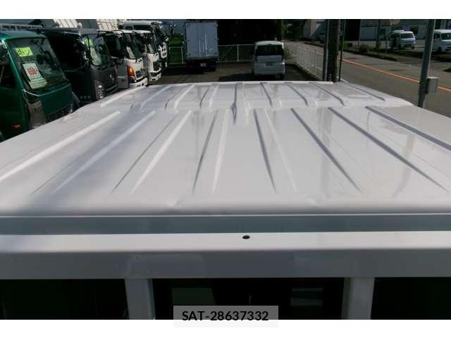 Isuzu ELF TRUCK 2018-04 8224722-11