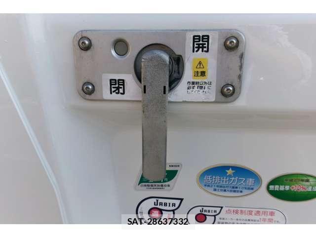 Isuzu ELF TRUCK 2018-04 8224722-13