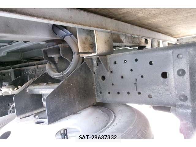 Isuzu ELF TRUCK 2018-04 8224722-16