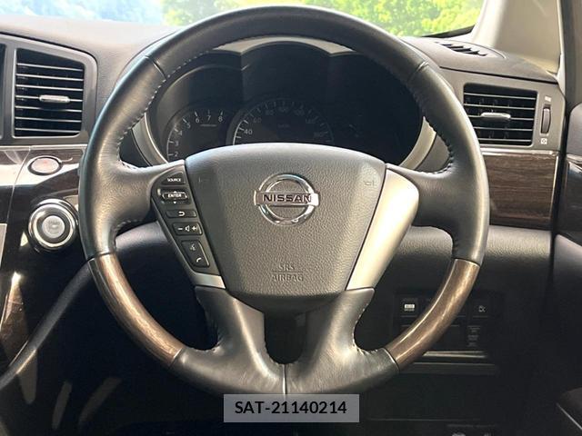 Nissan ELGRAND 2013-04 8220368-11