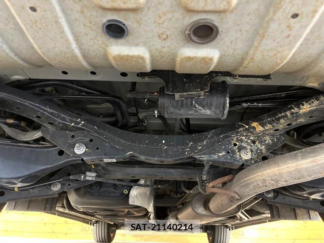 Nissan ELGRAND 2013-04 8220368-18