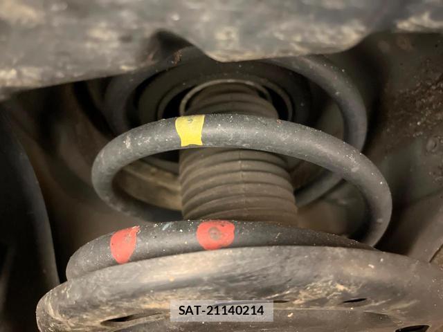 Nissan ELGRAND 2013-04 8220368-19