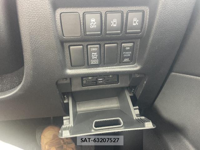 Nissan ELGRAND 2023-09 8220441-11