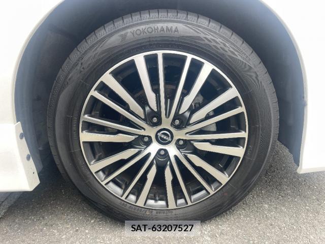 Nissan ELGRAND 2023-09 8220441-13