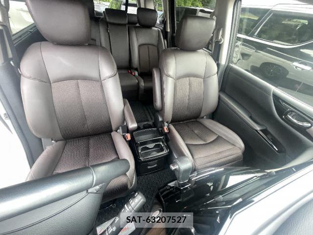 Nissan ELGRAND 2023-09 8220441-3