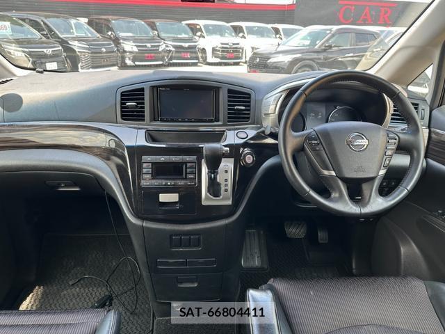 Nissan ELGRAND 2019-06 8220584-1