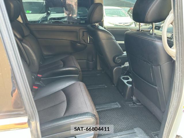 Nissan ELGRAND 2019-06 8220584-12