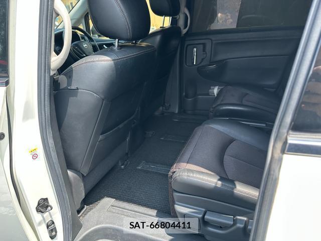 Nissan ELGRAND 2019-06 8220584-14