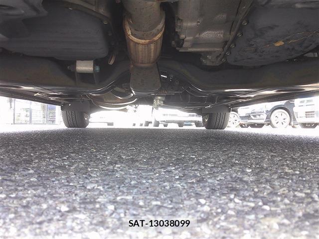 Nissan ELGRAND 2013-10 8220713-9