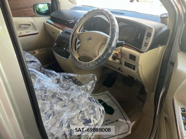 Nissan ELGRAND 2005-02 8221689-5