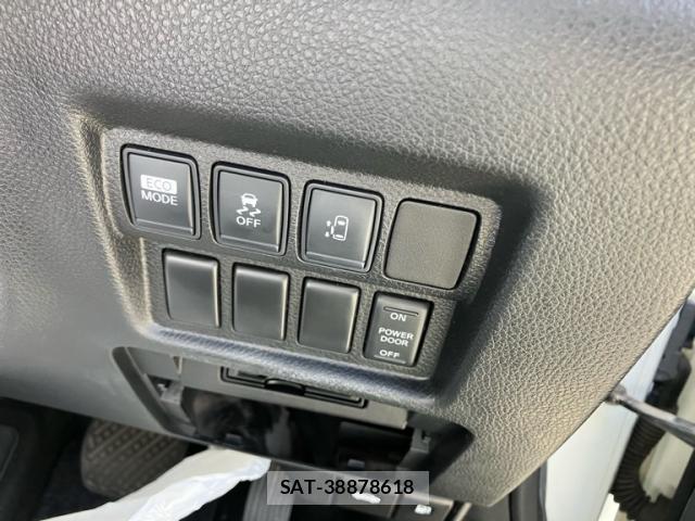 Nissan ELGRAND 2011-09 8221766-6