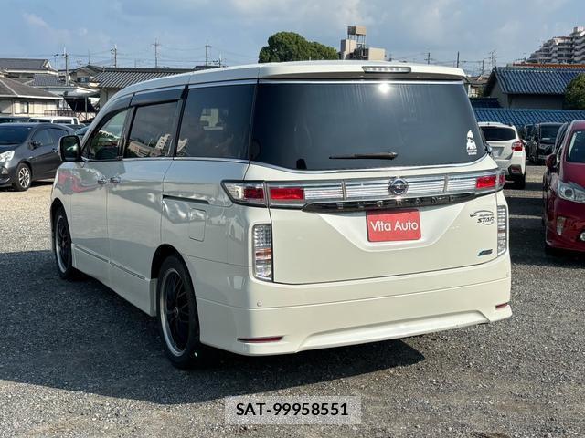 Nissan ELGRAND 2013-06 8221878-15