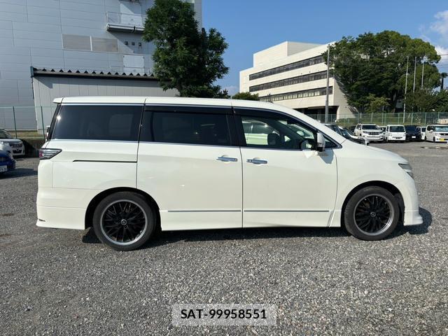 Nissan ELGRAND 2013-06 8221878-3