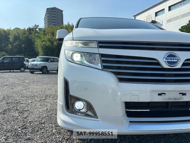 Nissan ELGRAND 2013-06 8221878-5