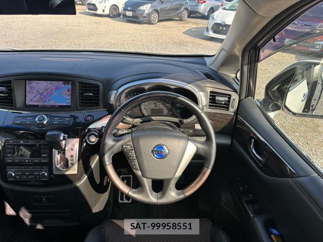 Nissan ELGRAND 2013-06 8221878-7