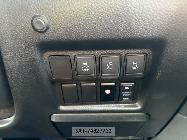 Nissan ELGRAND 2018-05 8222500-15