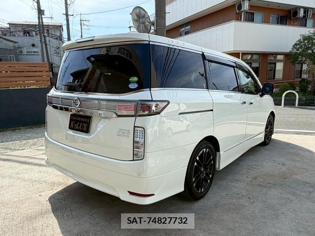 Nissan ELGRAND 2018-05 8222500-2